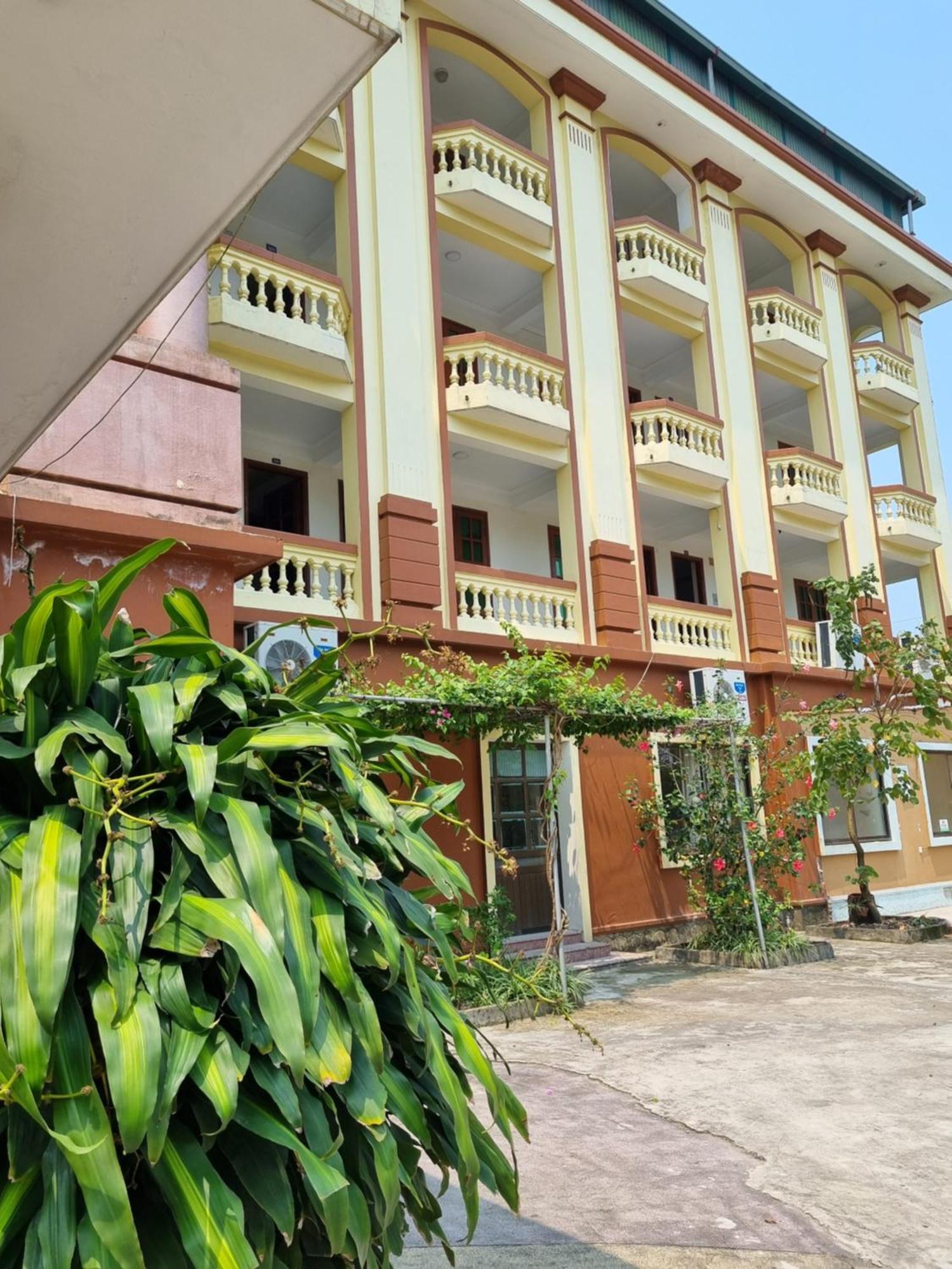 Hotel Khach San Vien Dong Cửa Lò Exterior foto
